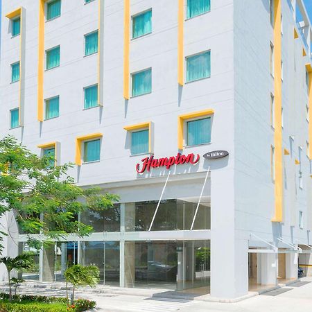 Hampton By Hilton Yopal Hotell Exteriör bild