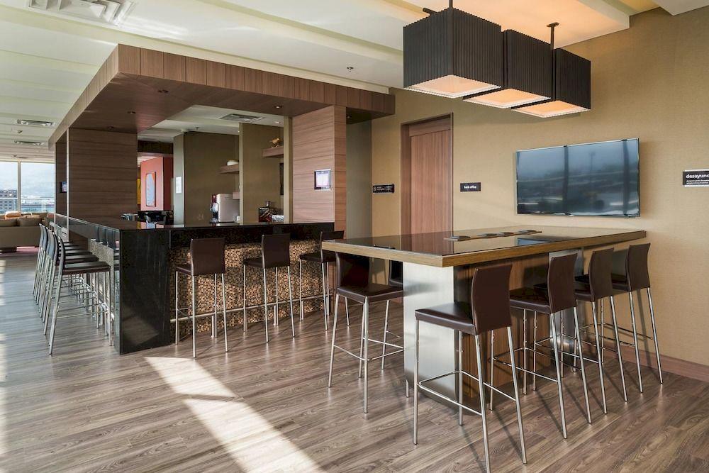 Hampton By Hilton Yopal Hotell Exteriör bild